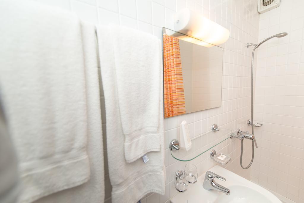 Hotel Rotes Haus Brugg  Pokój zdjęcie